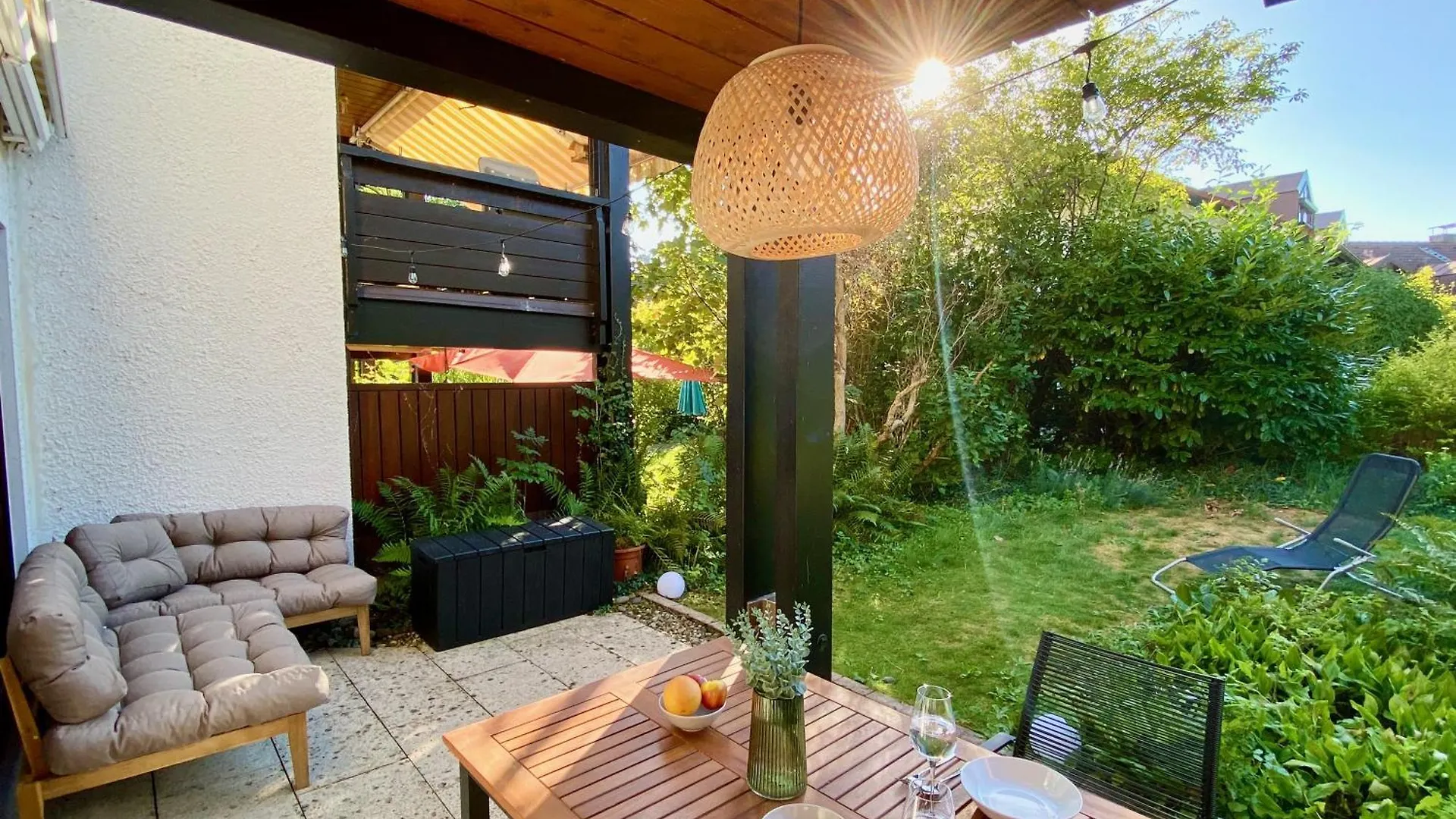 Snug Stays - Design Studio Am See Mit Terrasse, Garten, Badestelle Vor Dem Haus Worthsee 0*,